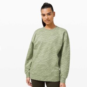 Lululemon Perfectly Oversized Crew
Le Tigre Camo WP Green Fern Multi Size 12